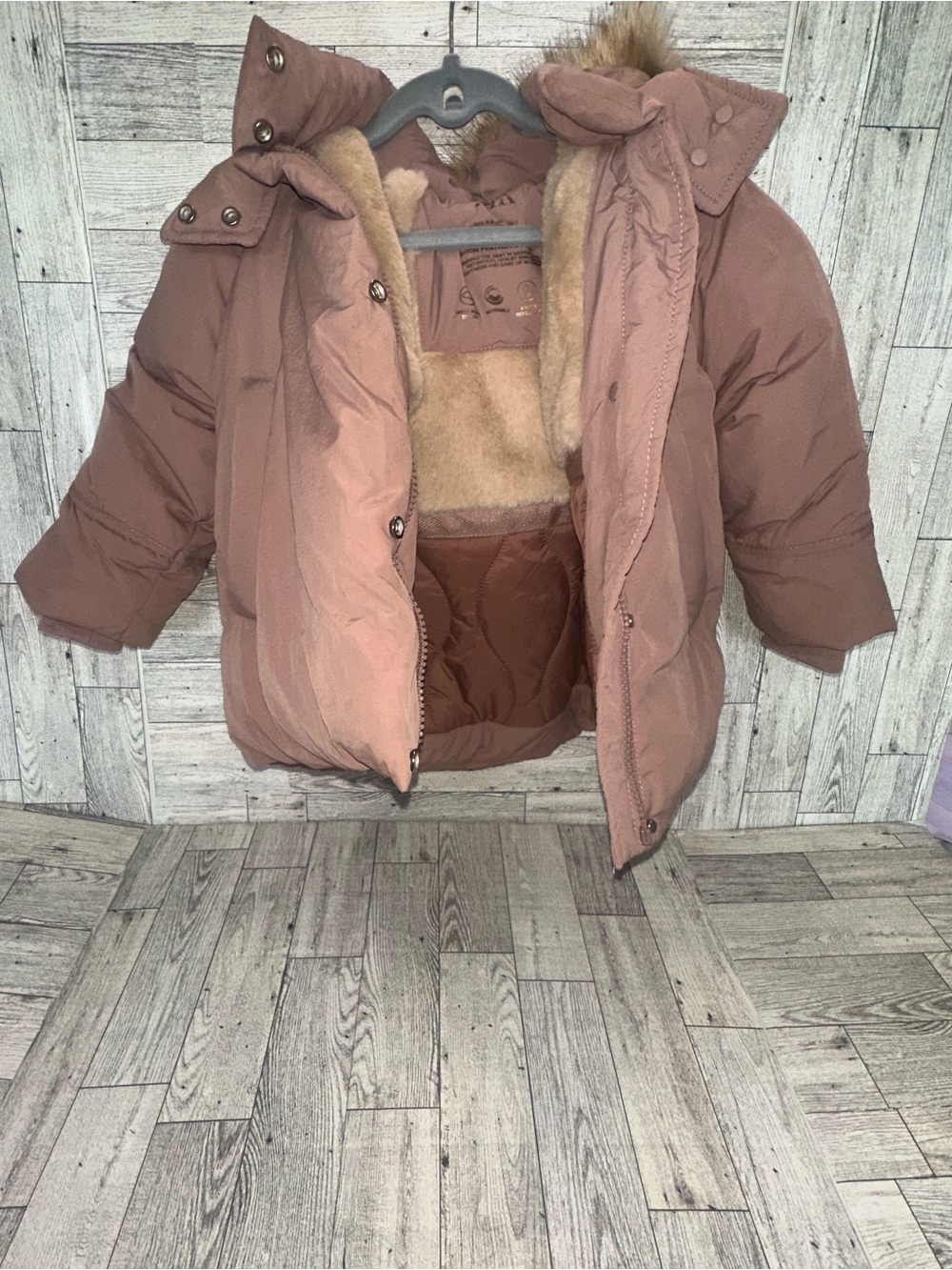 Quality Zara Dusty Rose Puffer Jacket with Faux Fur Trim size 2-3 years like New